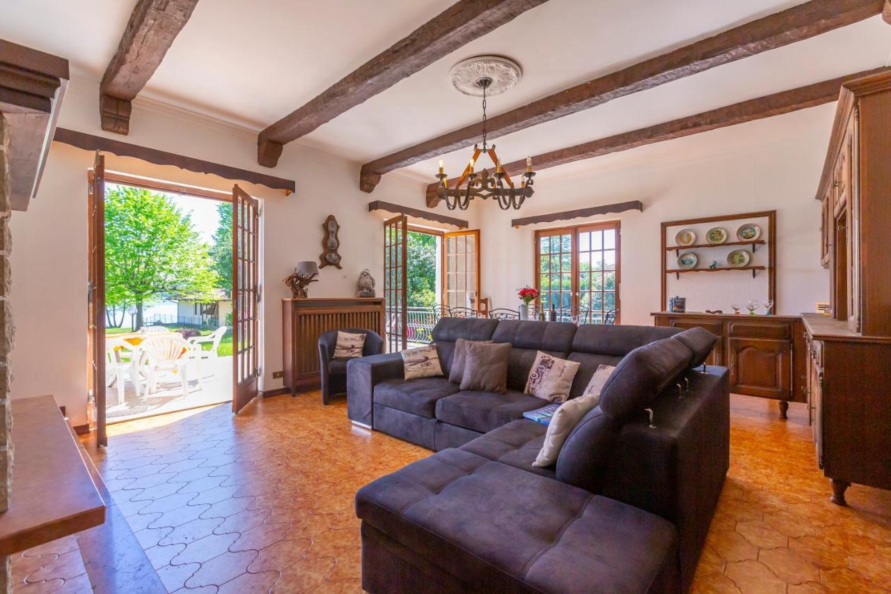 Villa Martine Au Bord Du Lac - Happy Rentals Cadrezzate Buitenkant foto