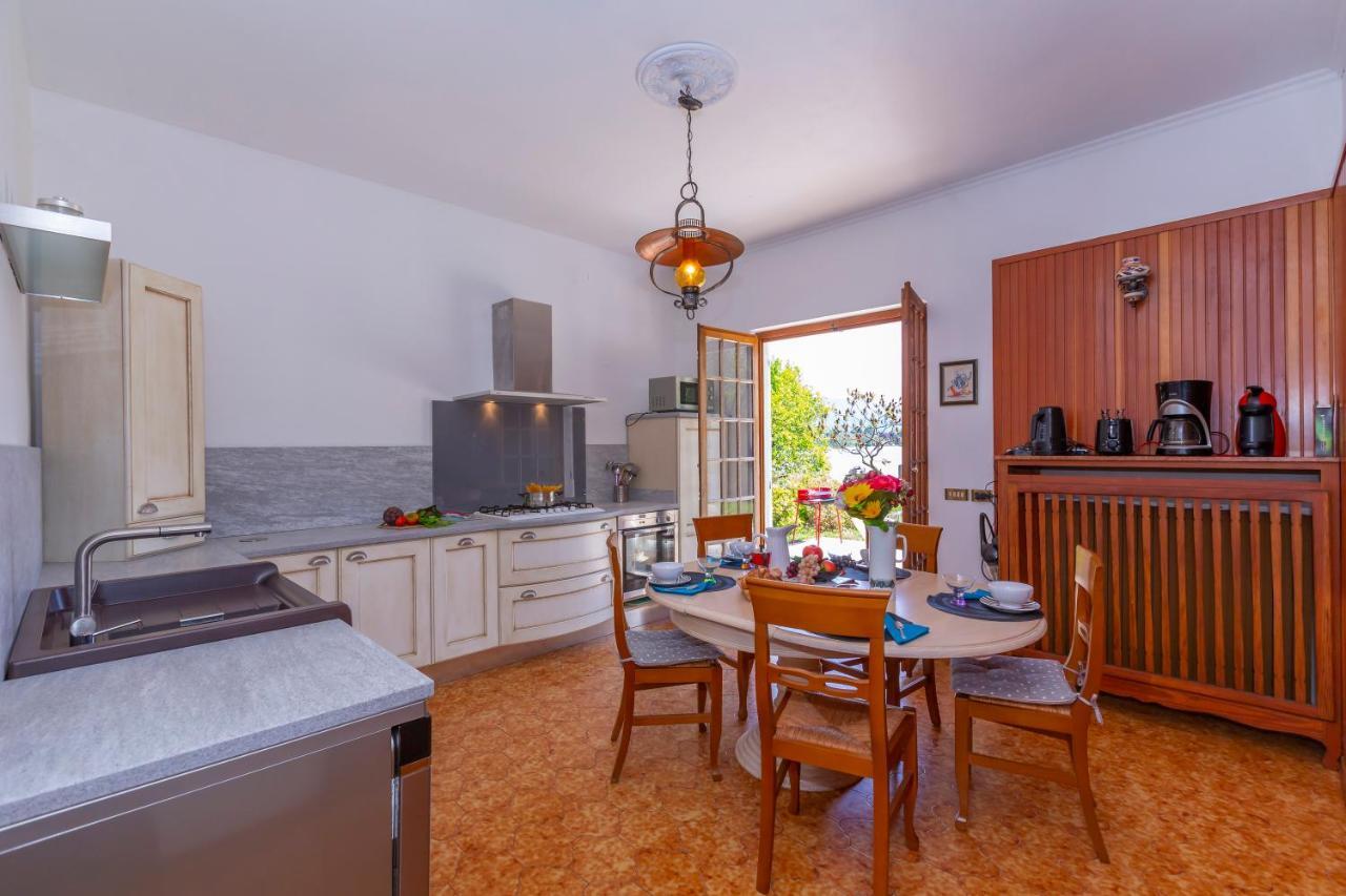 Villa Martine Au Bord Du Lac - Happy Rentals Cadrezzate Buitenkant foto